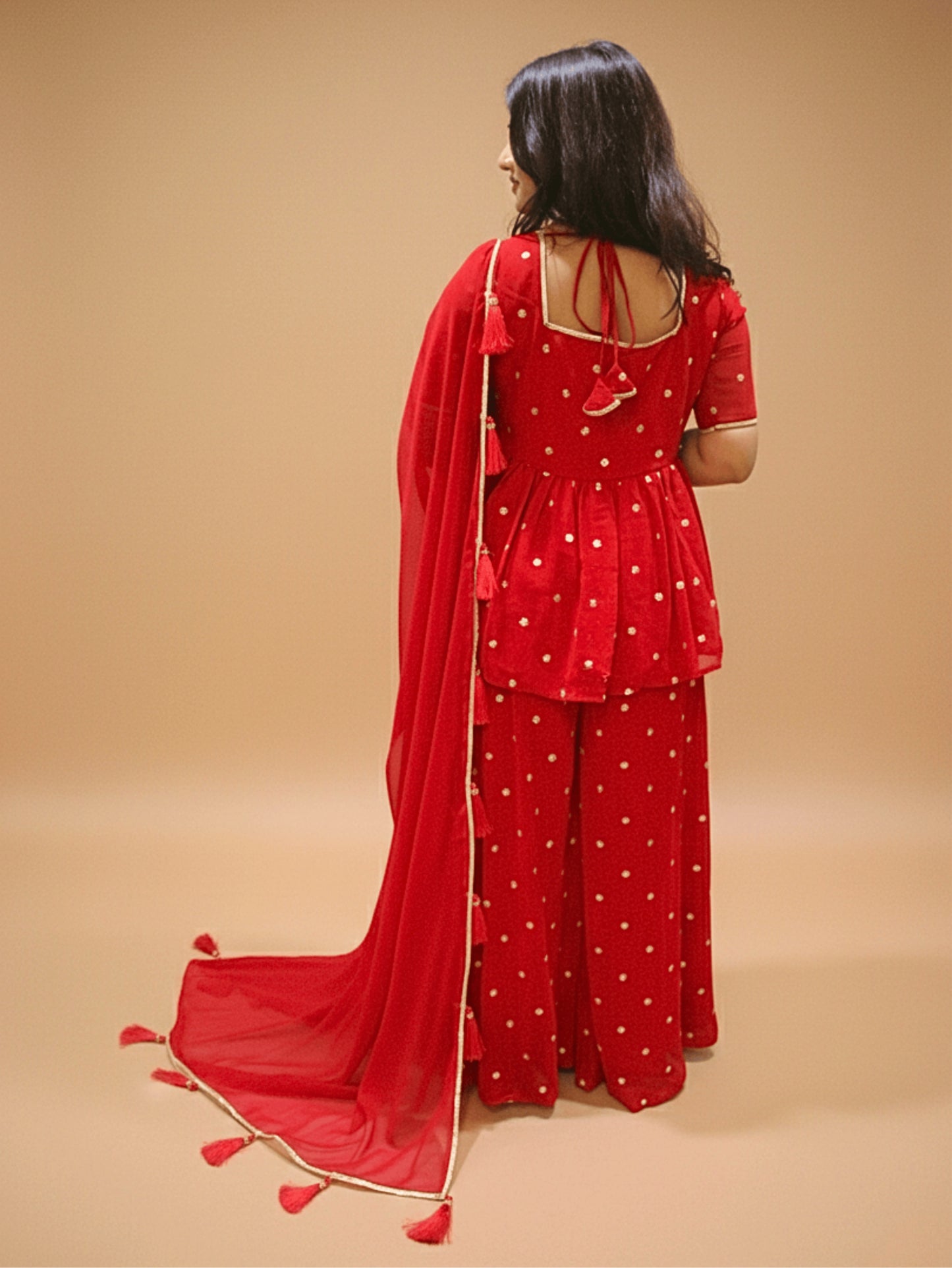 The Laal Chunari Gharara Set