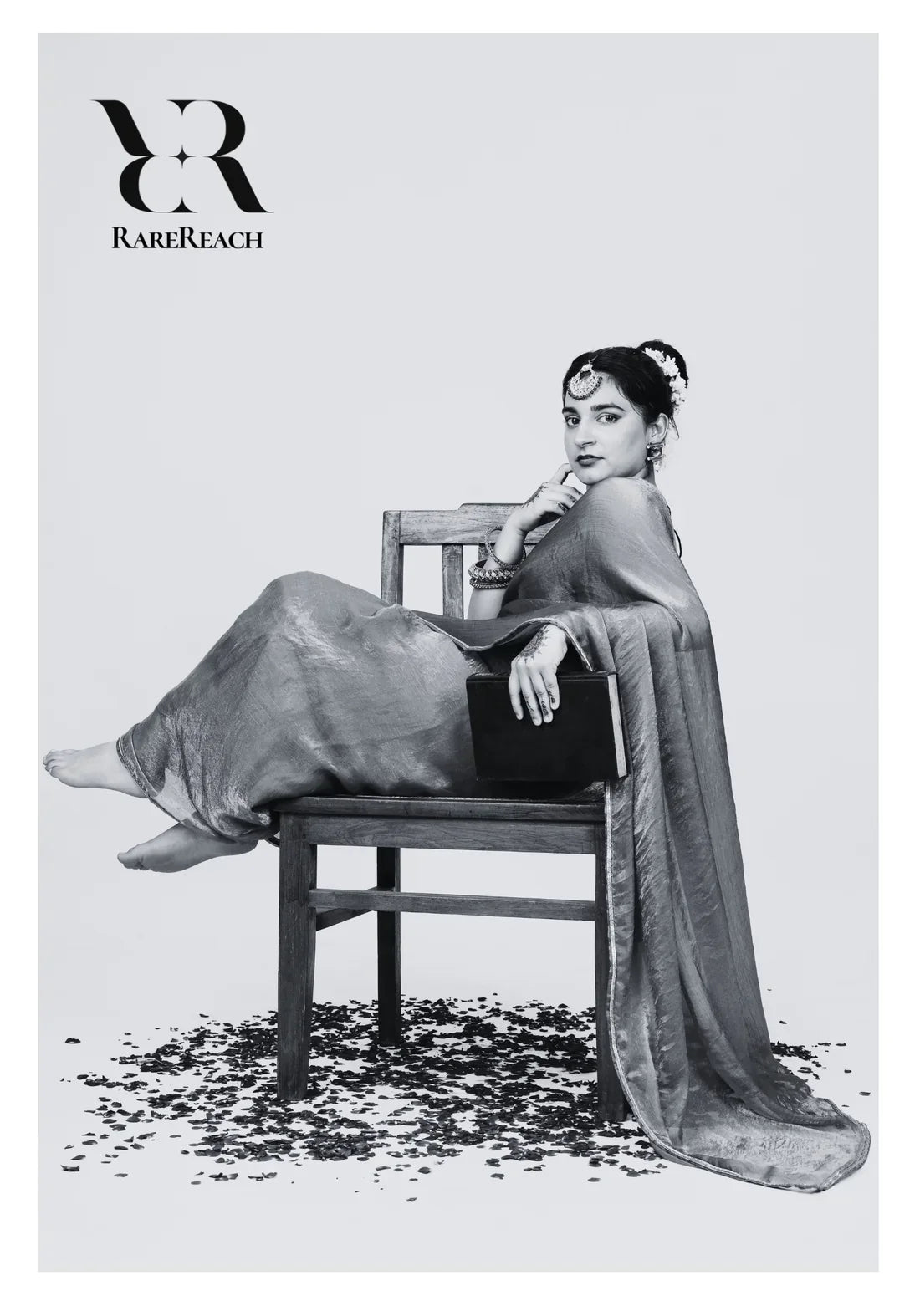 Best Saree Fabrics for Petite Women of heights 4'8" to 5'3"