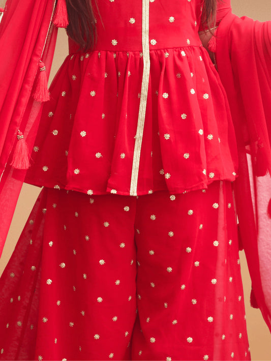 The Laal Chunari Gharara Set