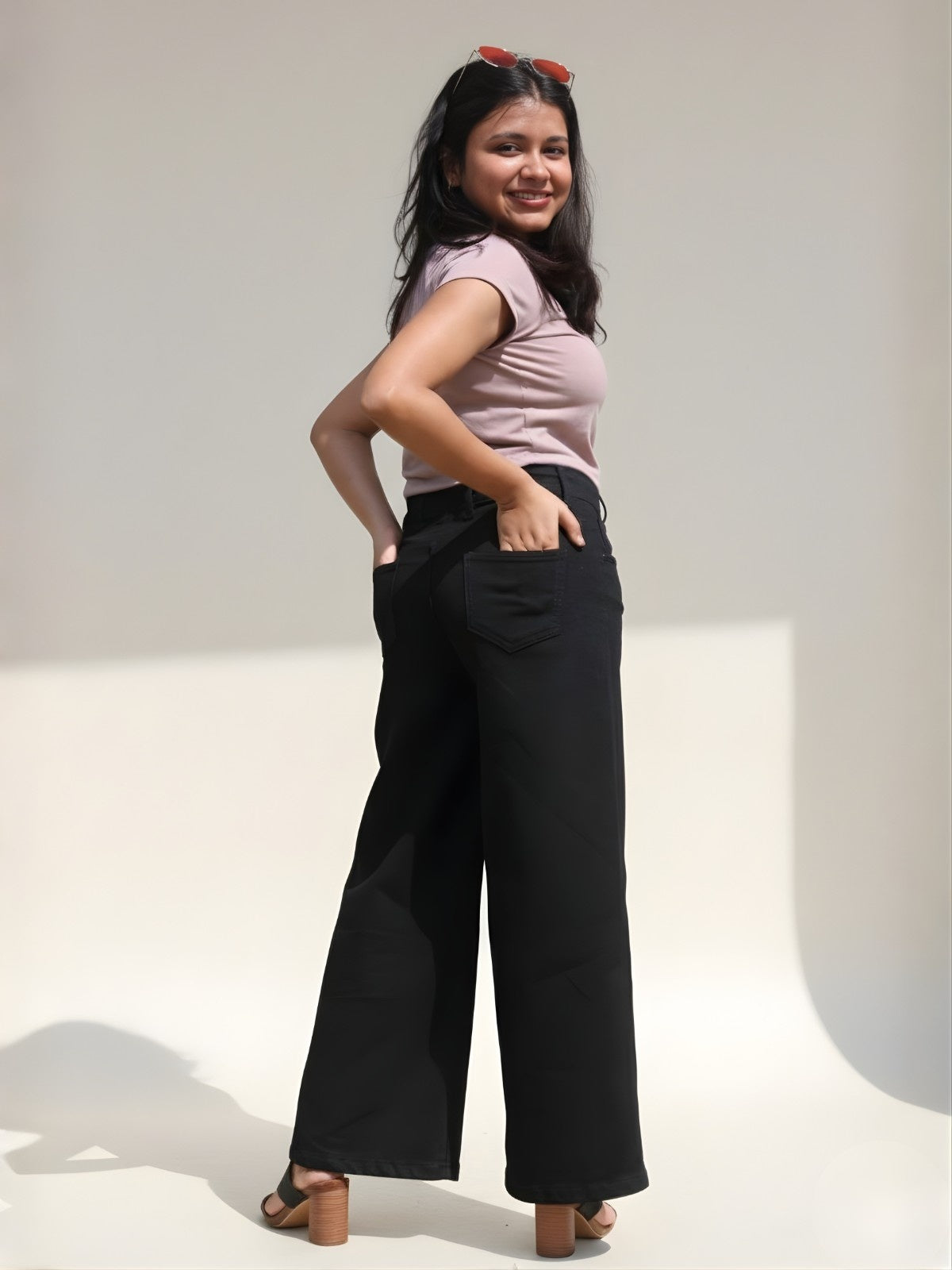 The Dream Wide-Leg Jeans - Black